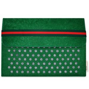 Felt 13” laptop sleeve. Color: hunter green. Fits laptops 13” and under. BNWT